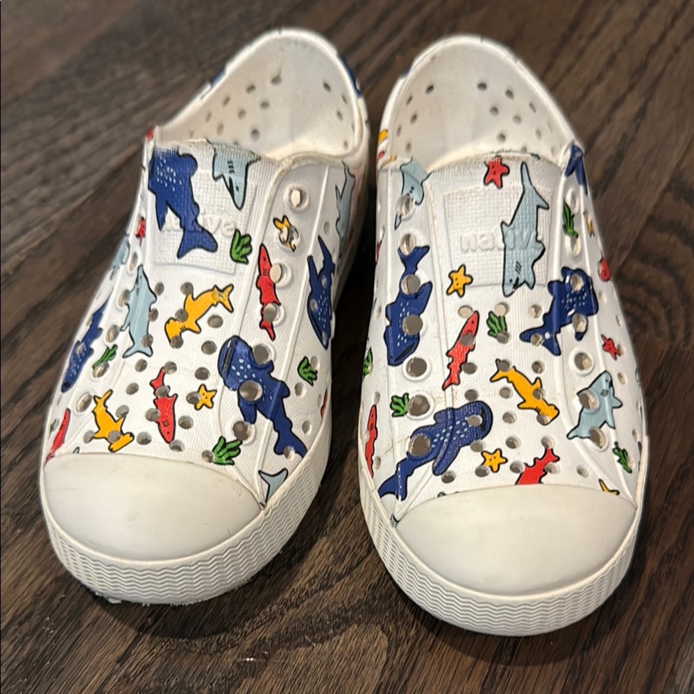 Native Kids Shark Print Sneakers - White and Multicolor